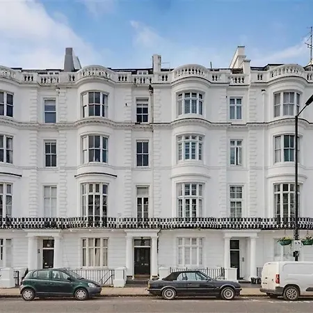 Chic Apartment In Hyde Park